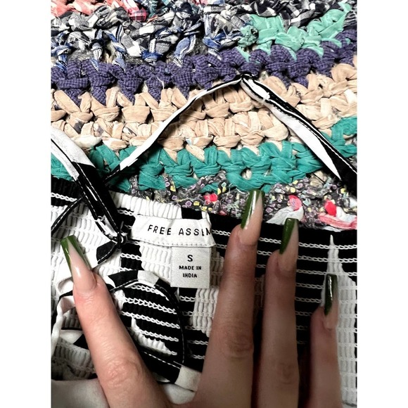 FREE ASSEMBLY small Hawaiian tank top - Picture 6 of 7